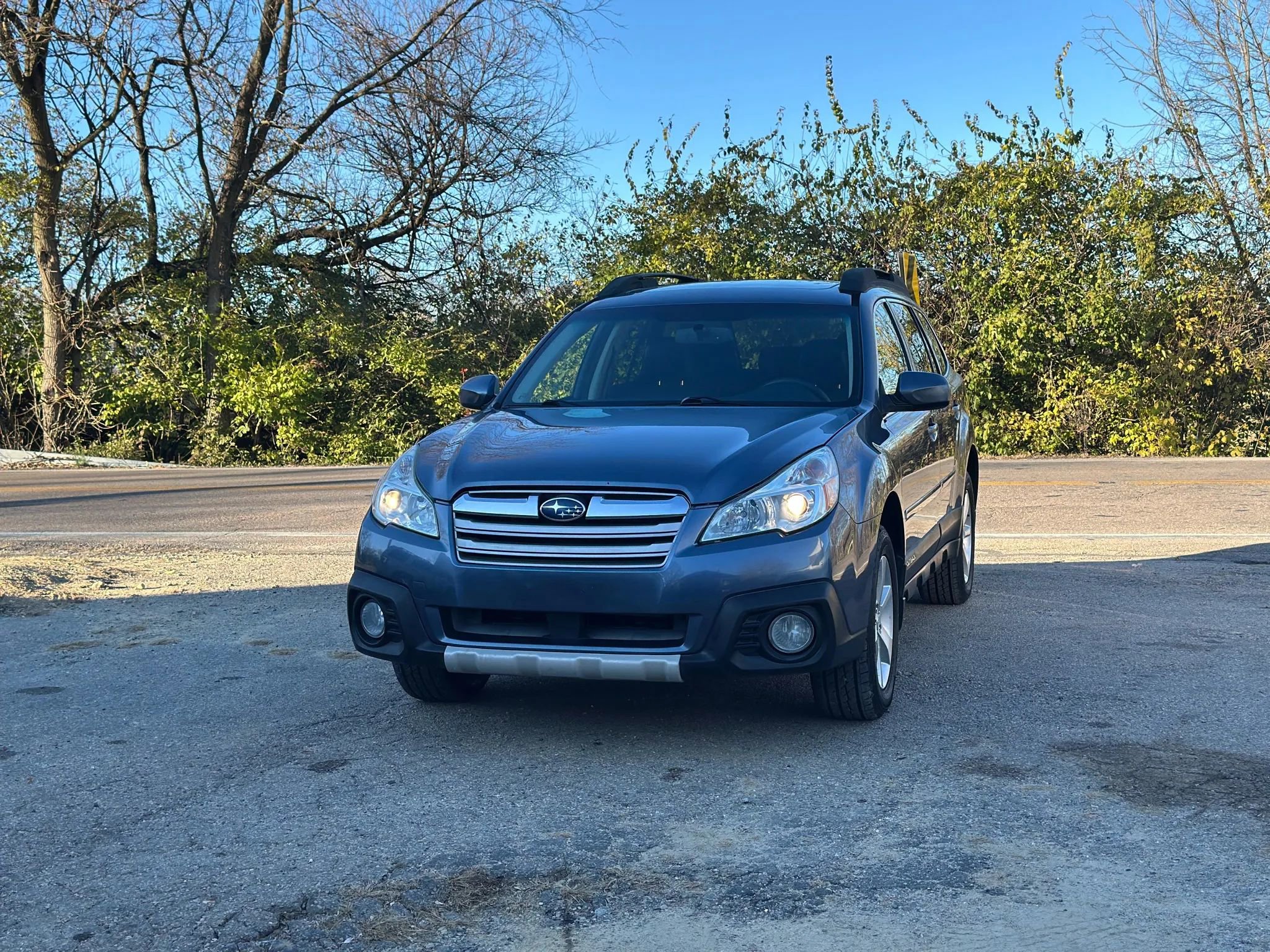 Used 2013 Subaru Outback 3.6R Limited w/ Moonroof Pkg image 6