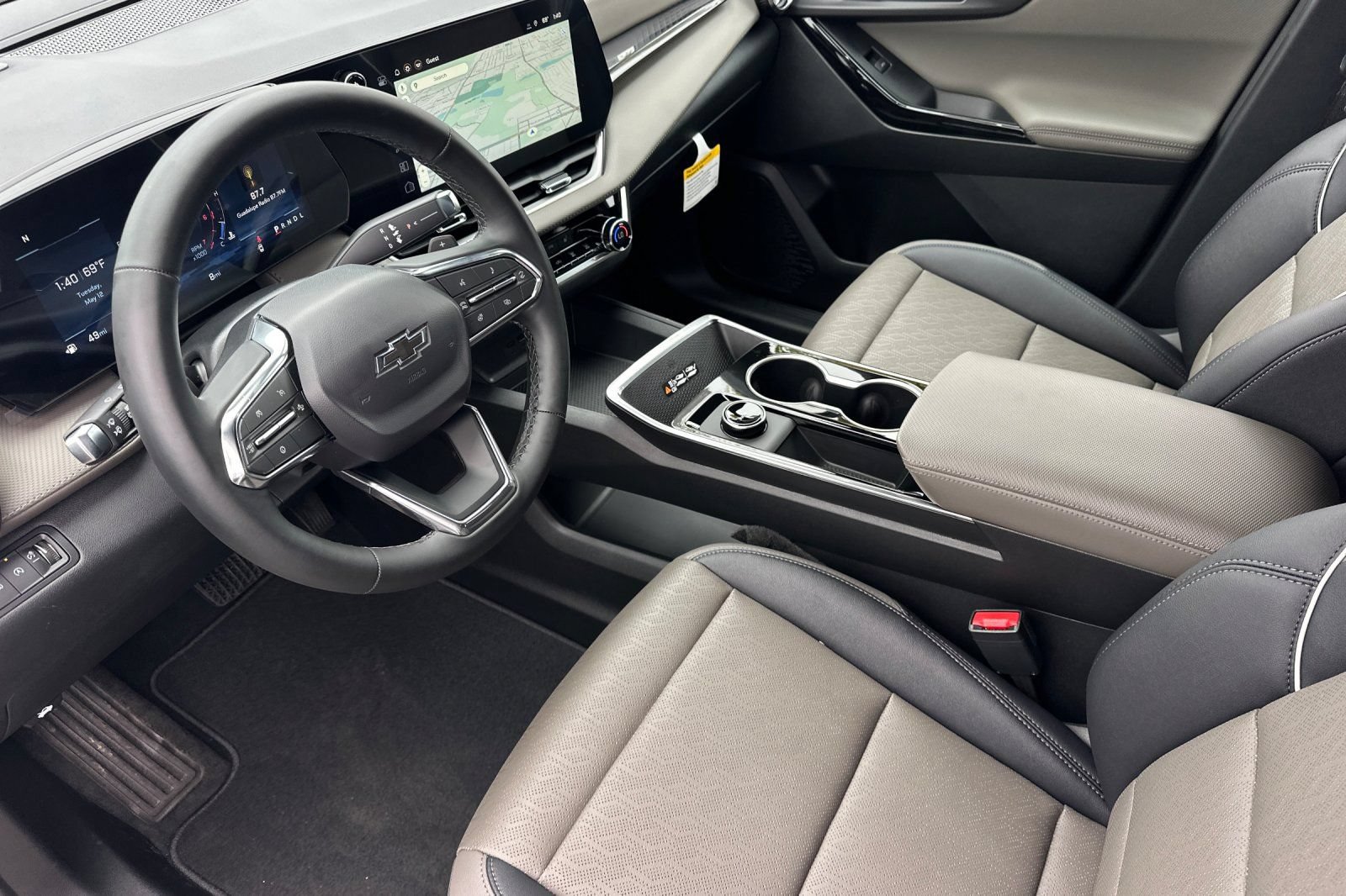 New 2026 Chevrolet Equinox LT w/ Convenience Package II AWD/4WD image 10