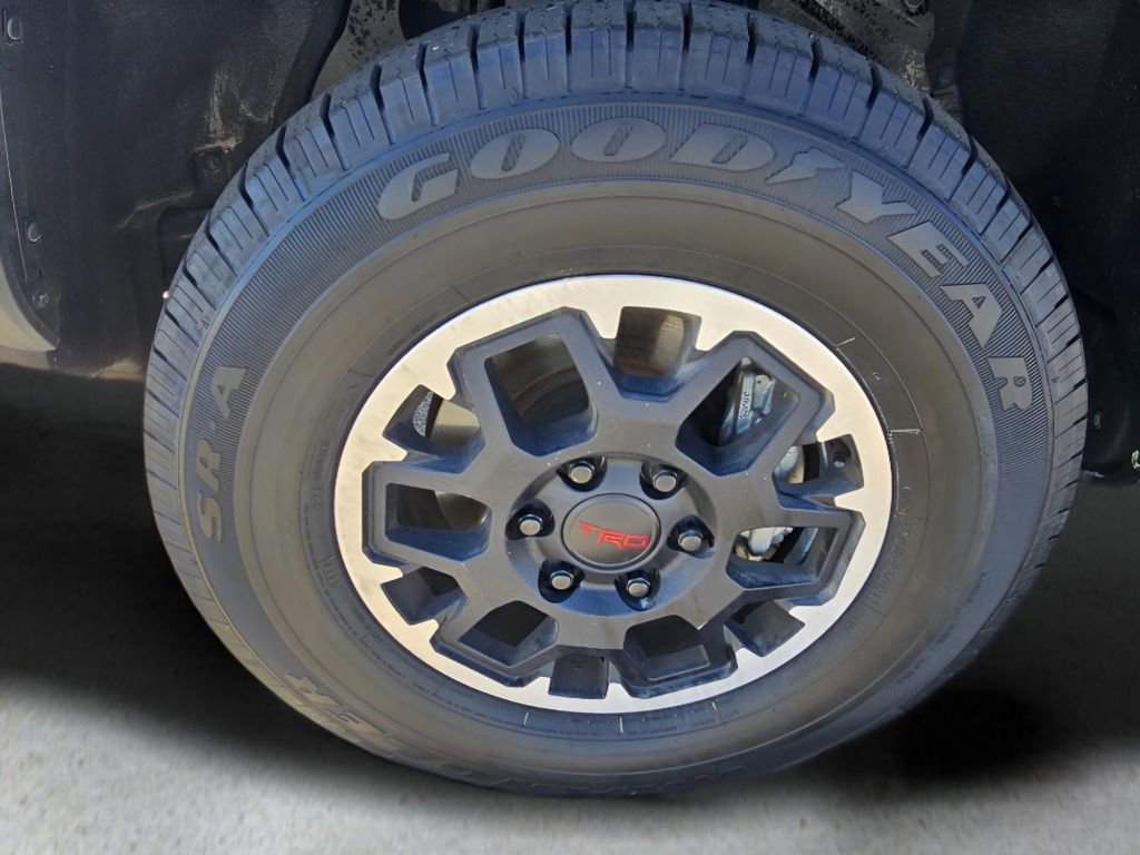 Used 2024 Toyota Tacoma TRD Off-Road image 9
