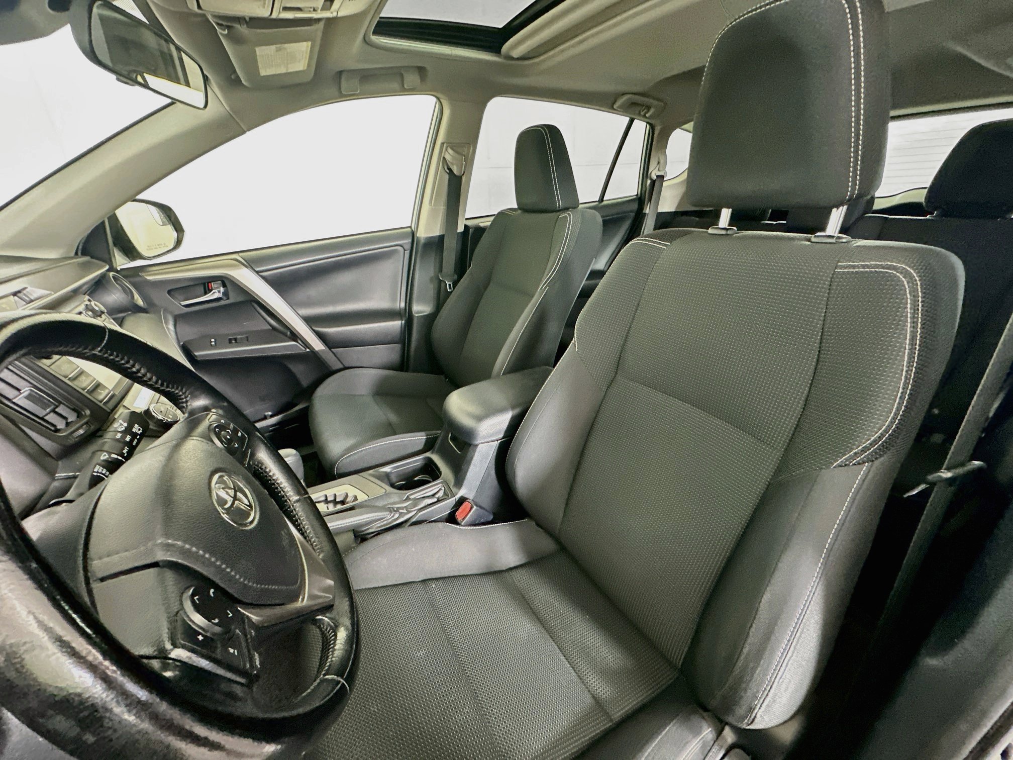 Used 2018 Toyota RAV4 XLE w/ All Weather Liner Package FWD image 13