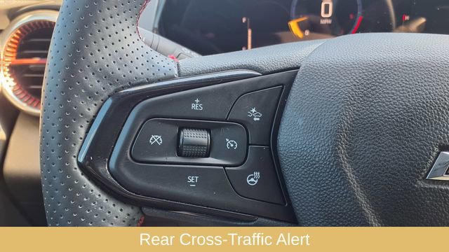 Used 2025 Chevrolet Trax RS w/ Sunroof Package image 20