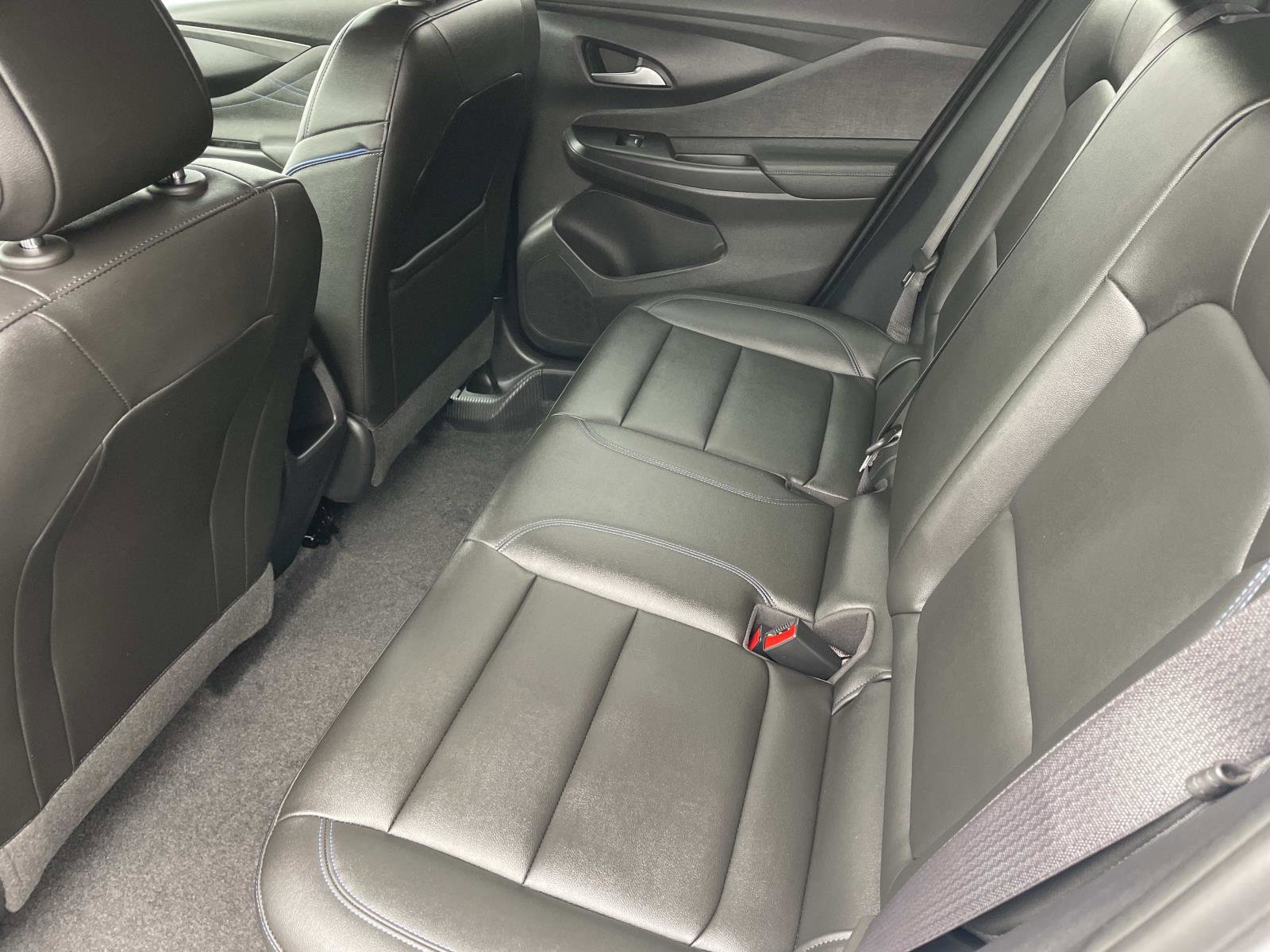 Used 2025 Buick Envista Sport Touring image 23