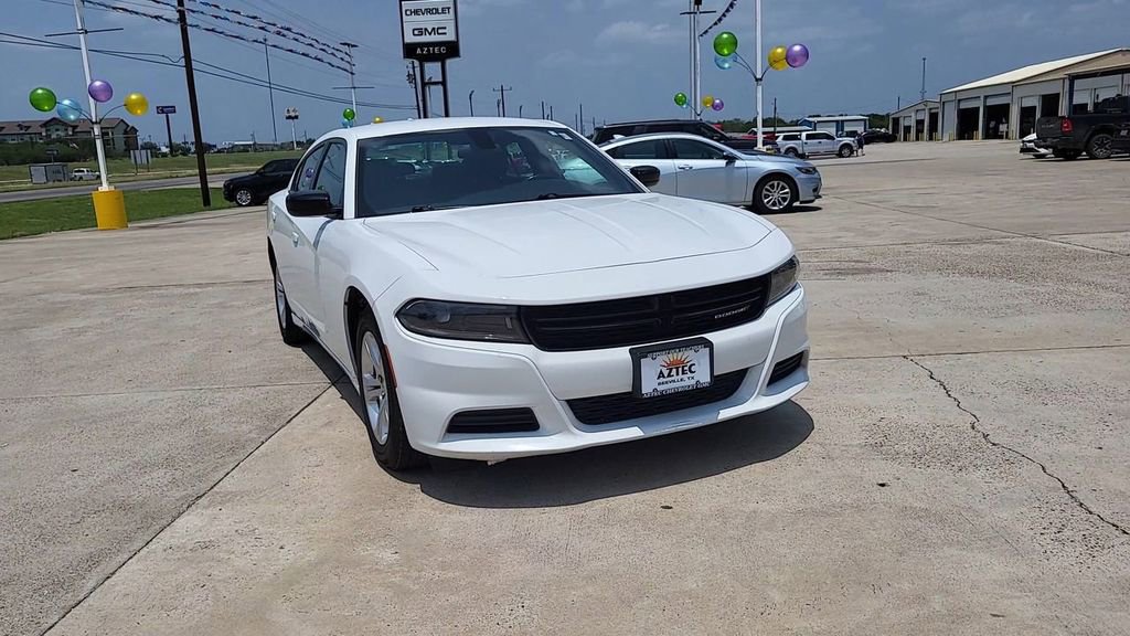 Used 2023 Dodge Charger SXT RWD image 2