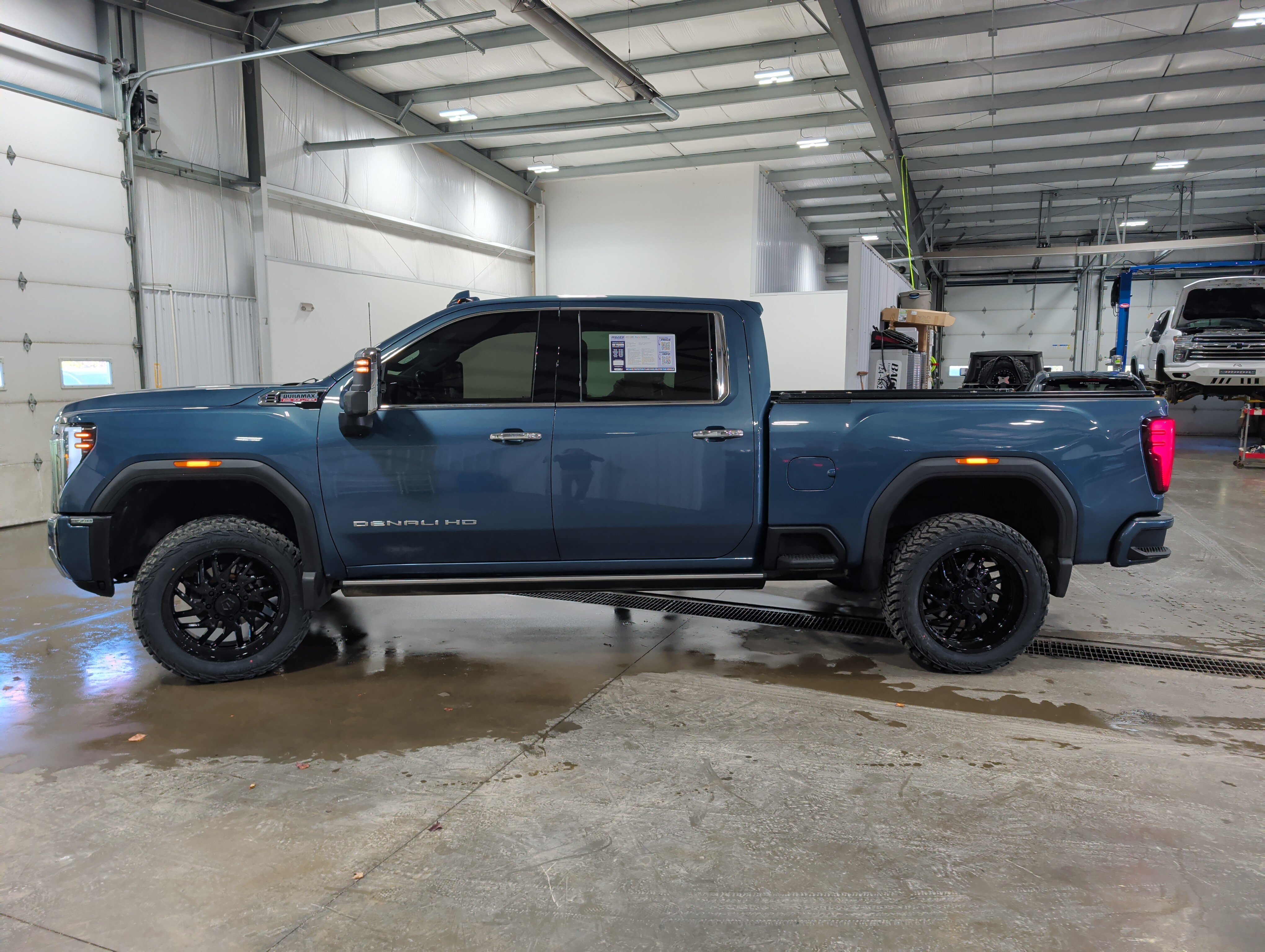 Used 2024 GMC Sierra 2500 Denali w/ Denali Reserve Package AWD/4WD image 6