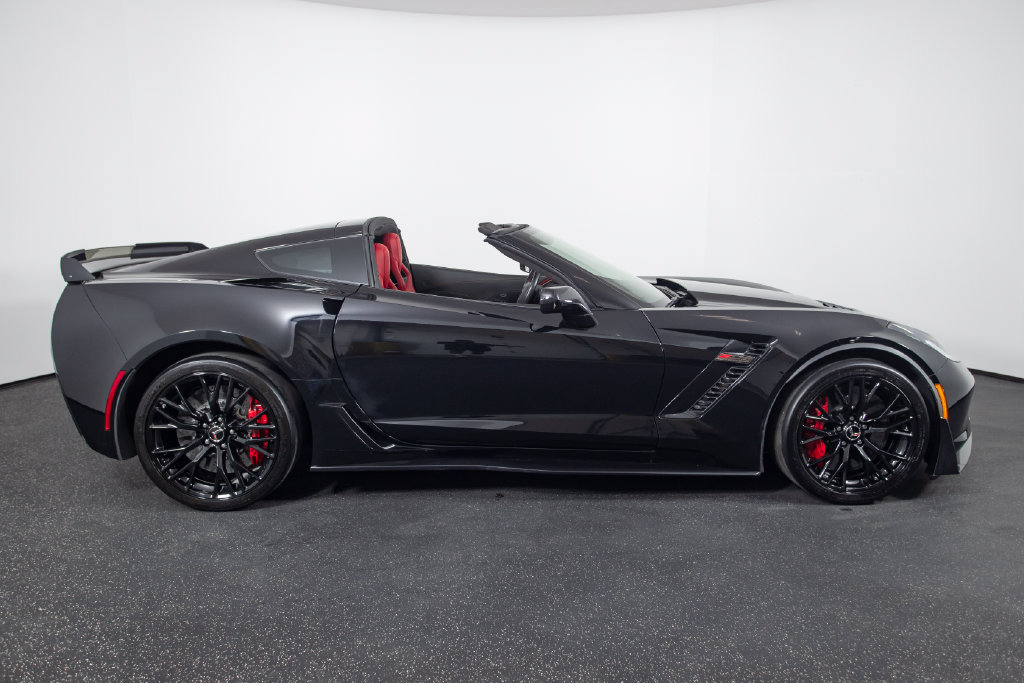 Used 2015 Chevrolet Corvette Z06 w/ 3LZ Preferred Equipment Group RWD image 53