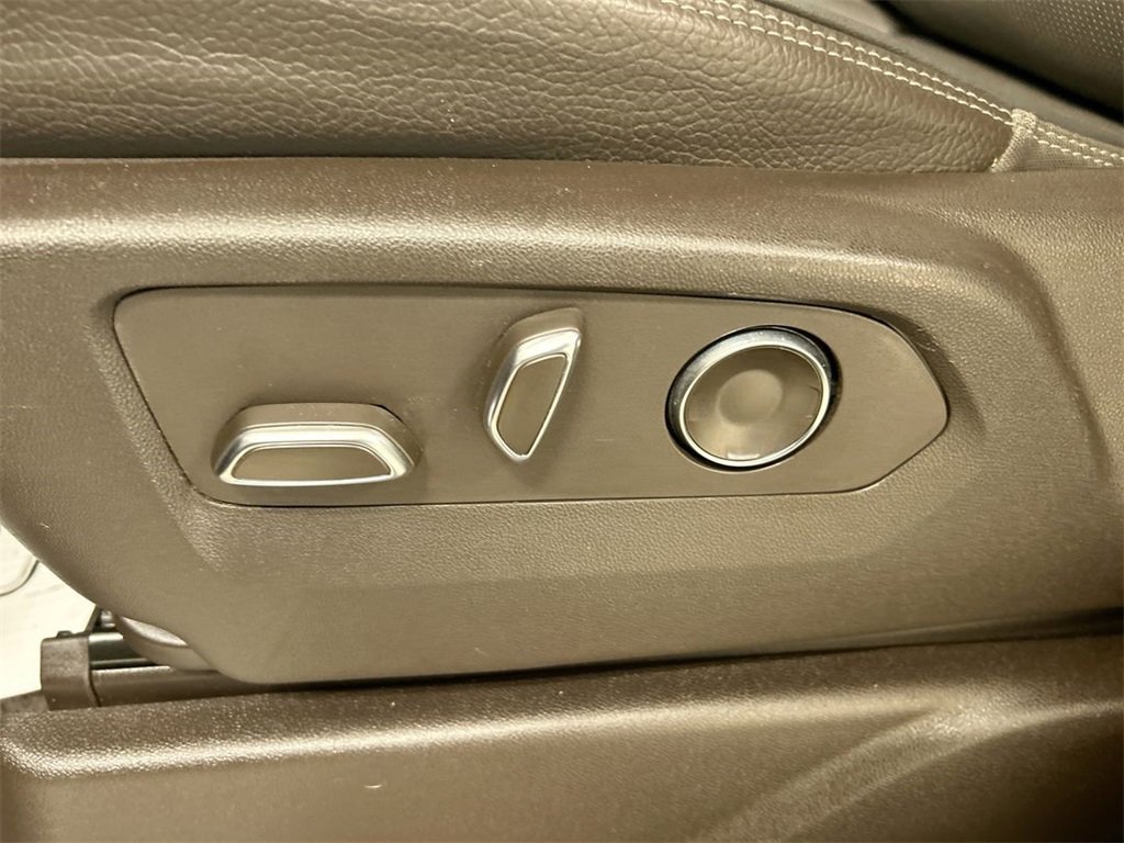 Used 2022 GMC Yukon XL Denali w/ Denali Ultimate Package image 10