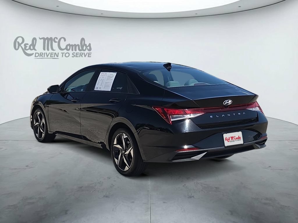 Used 2023 Hyundai Elantra SEL w/ Convenience Package FWD image 3