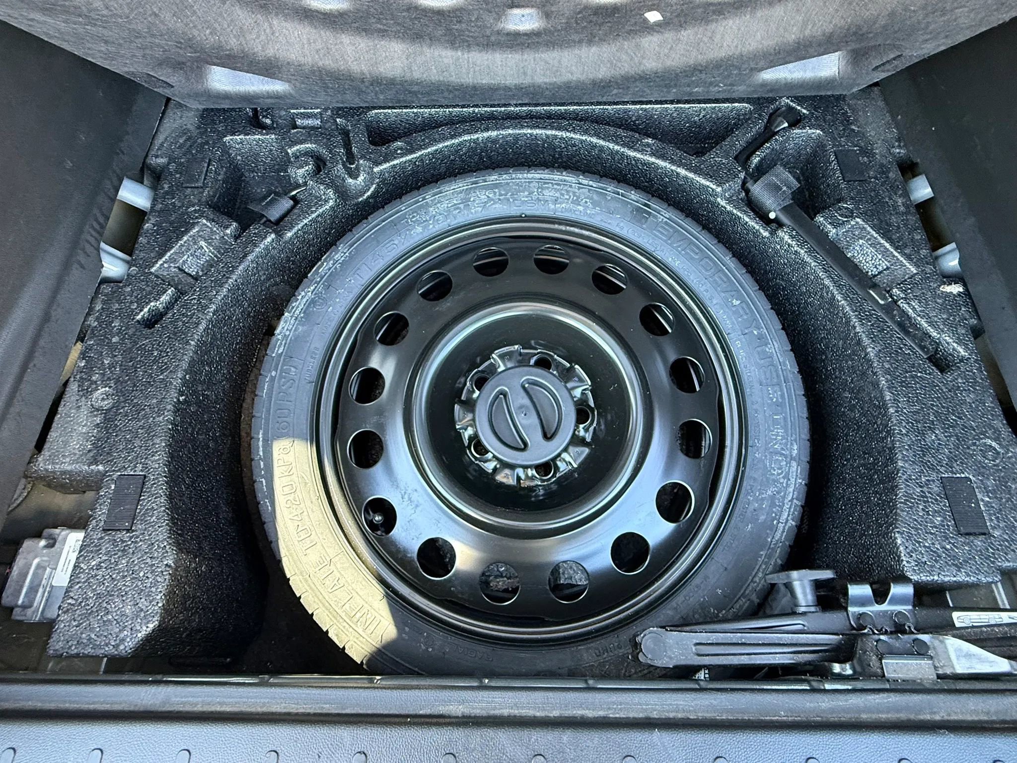 Used 2016 GMC Terrain SLE image 17