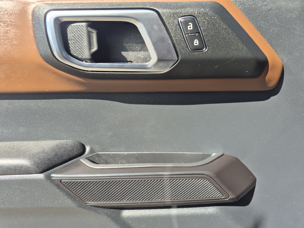 Used 2024 Ford Bronco Outer Banks AWD/4WD image 8