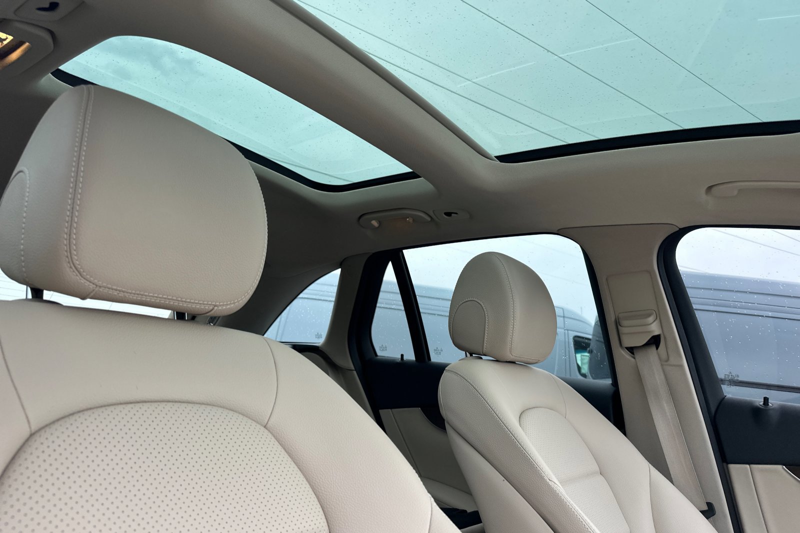 Used 2022 Mercedes-Benz GLC 300 4MATIC w/ Premium Package Lite image 17