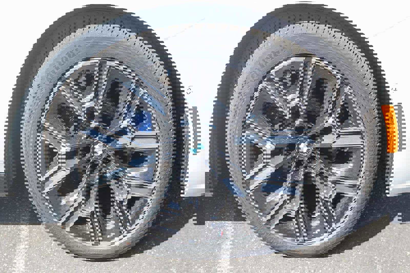 New 2026 BMW i5 eDrive40 w/ M Sport Package image 9