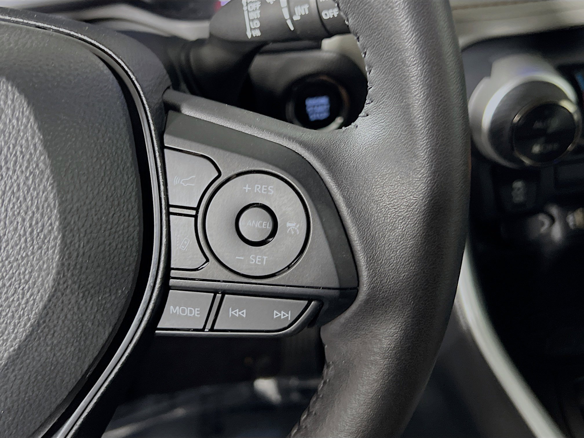 Used 2023 Toyota RAV4 XLE Premium image 20