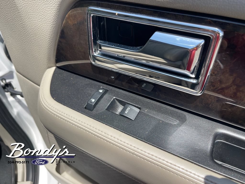 Used 2017 Lincoln Navigator Select RWD image 20
