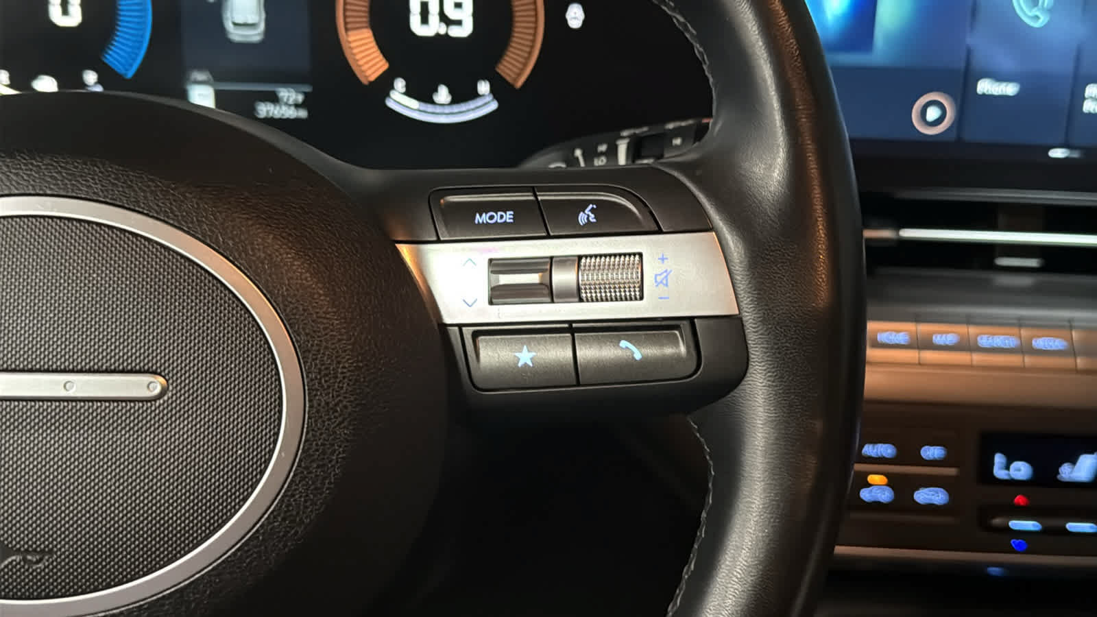 Used 2024 Hyundai Kona SEL AWD/4WD image 13
