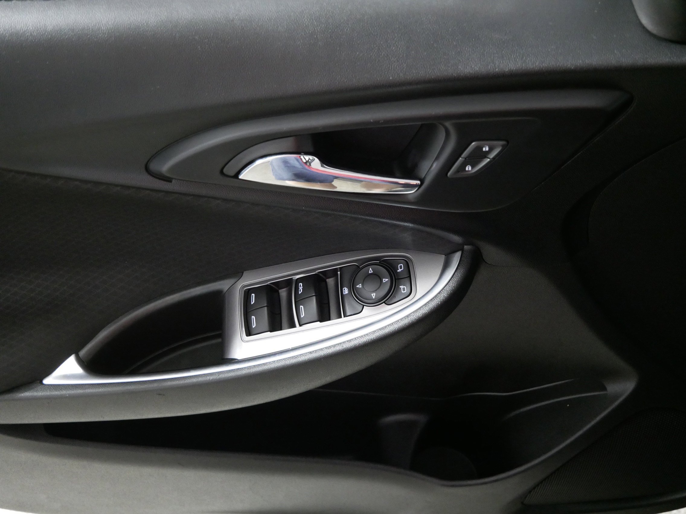 Used 2021 Chevrolet Malibu LT FWD image 19