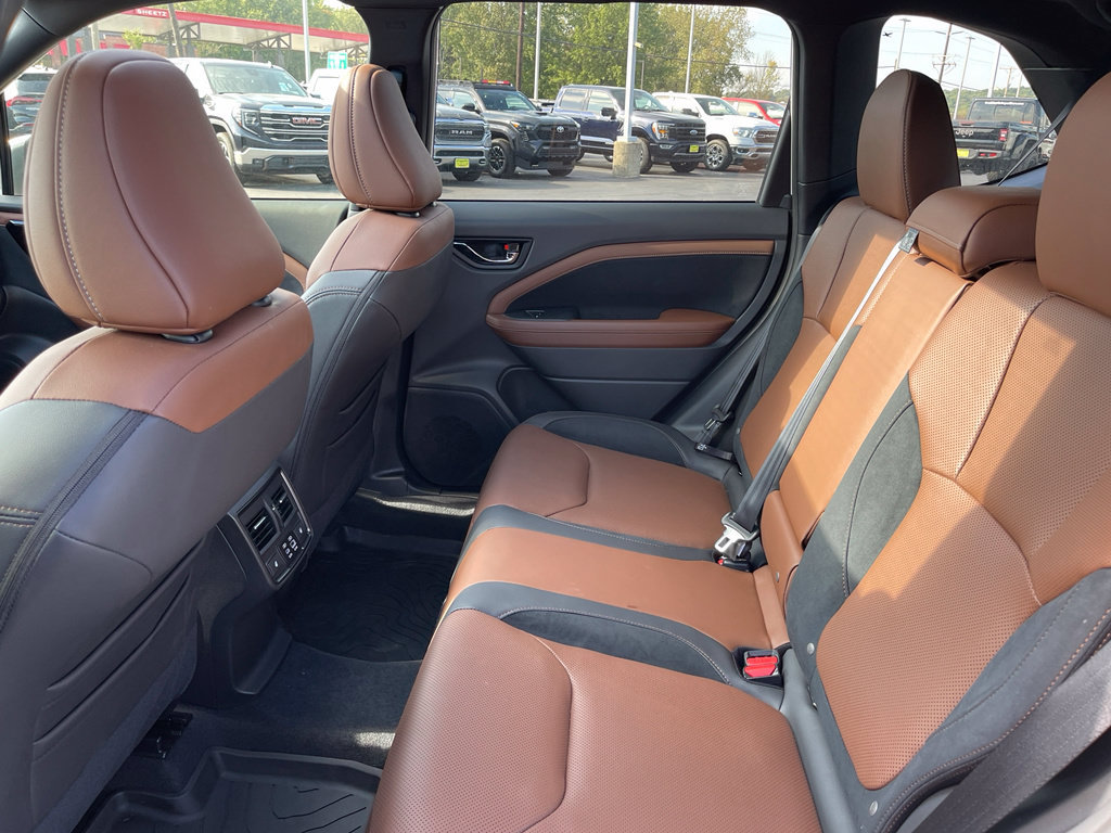 Used 2025 Subaru Forester Touring AWD/4WD image 12