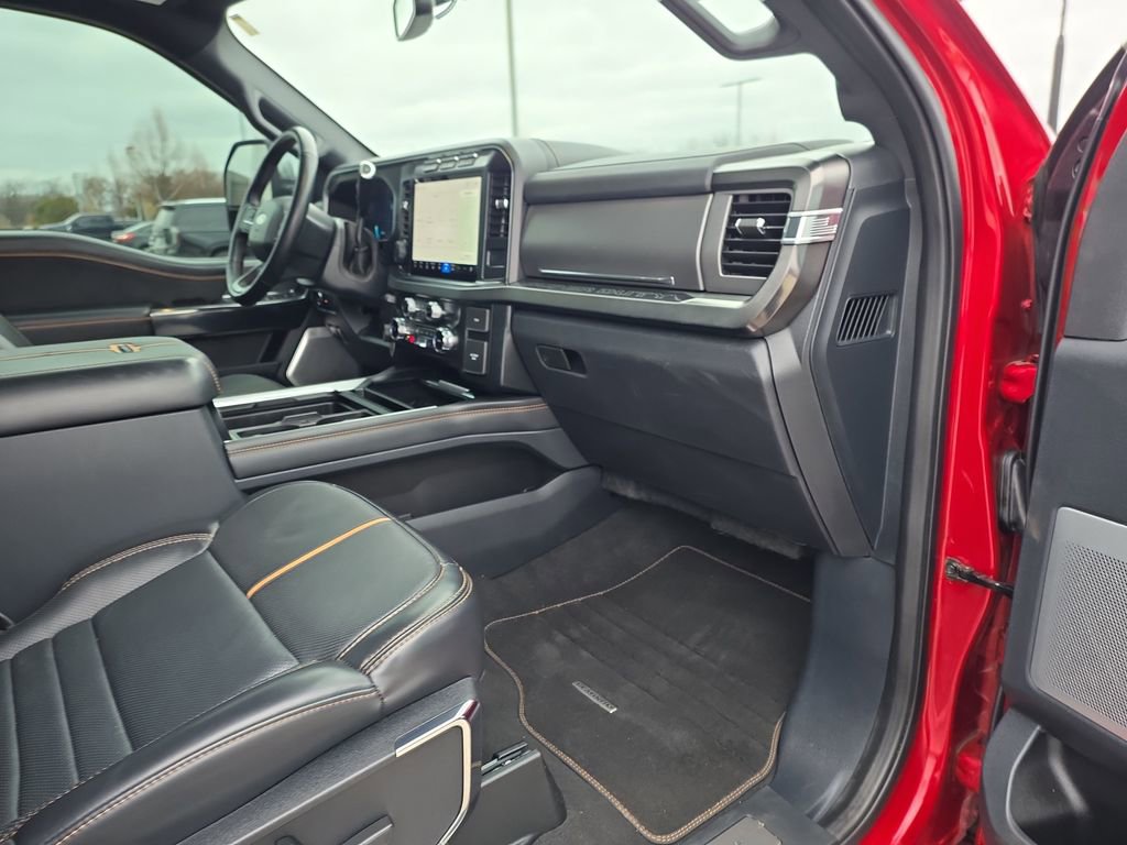 Used 2024 Ford F250 Platinum w/ FX4 Off-Road Package image 19