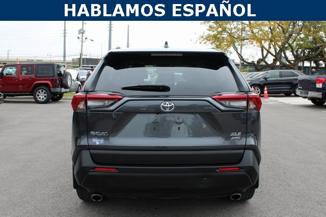 Used 2023 Toyota RAV4 XLE Premium image 4