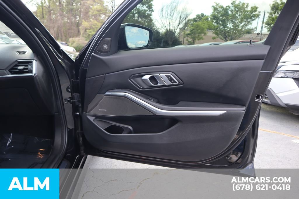 Used 2023 BMW 330i Sedan w/ Premium Package image 29
