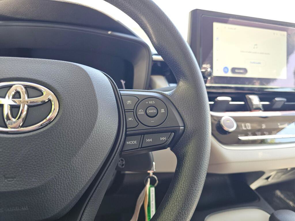 Used 2026 Toyota Corolla LE FWD image 35