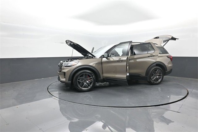 New 2026 Ford Explorer ST w/ Sun And Sound Package image 42