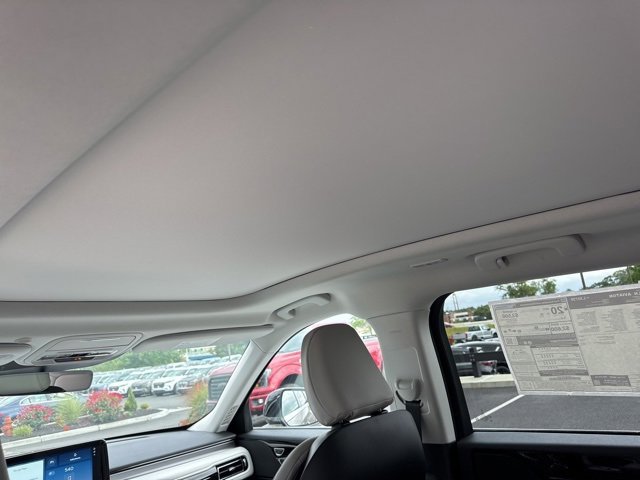 New 2025 Lincoln Aviator AWD image 9