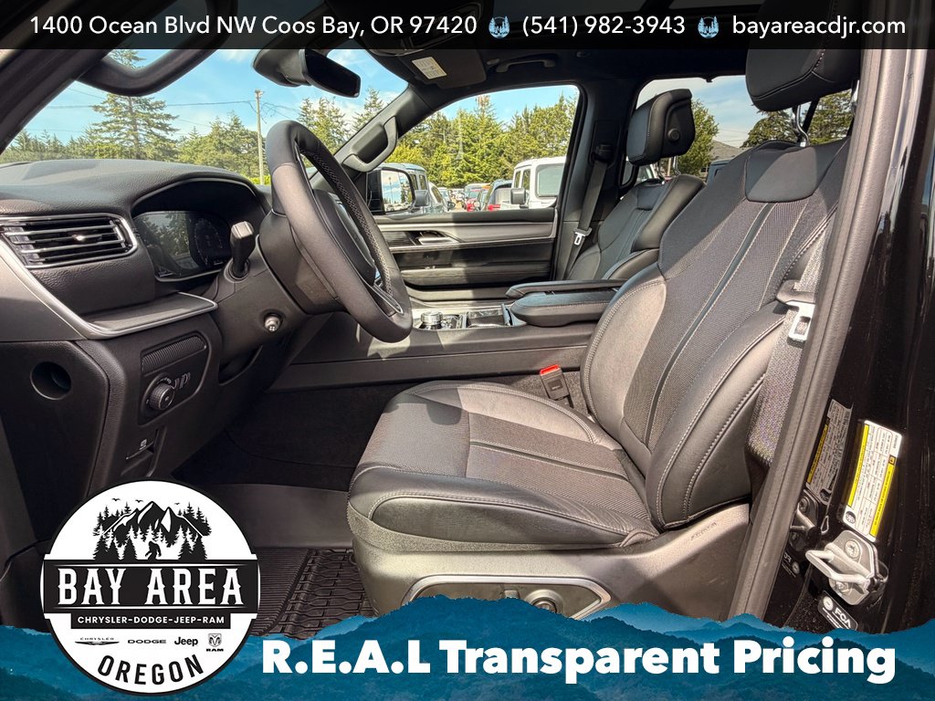 Used 2025 Jeep Wagoneer Series III w/ Premium Group I AWD/4WD image 13