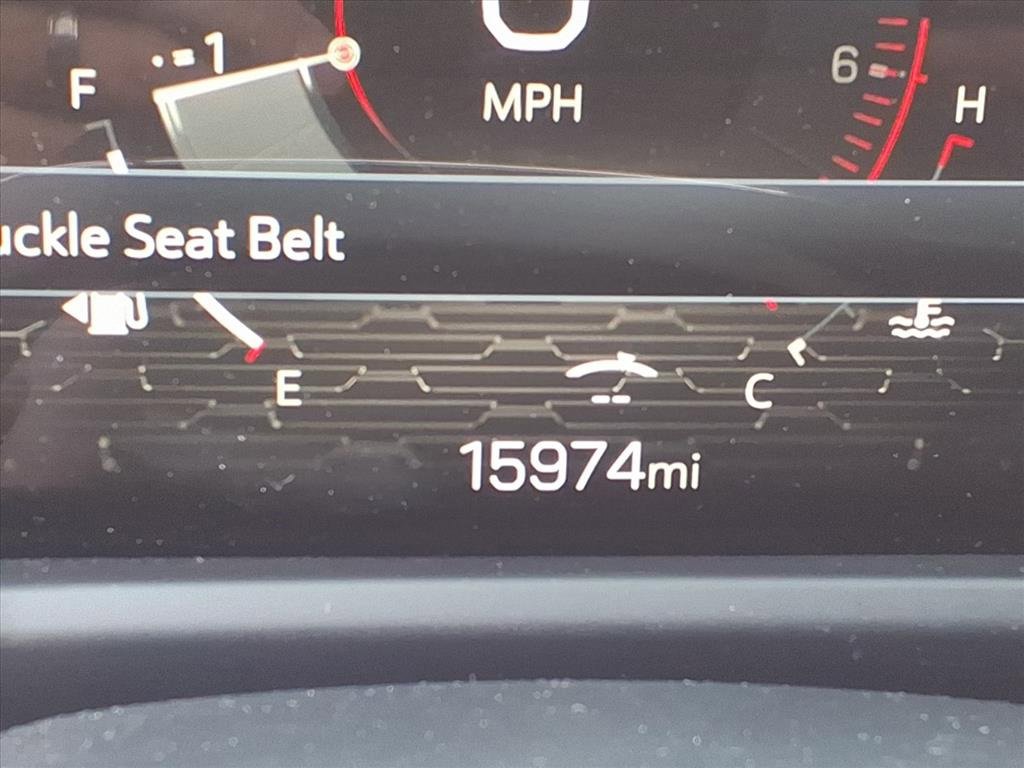 Used 2025 GMC Acadia Elevation image 20