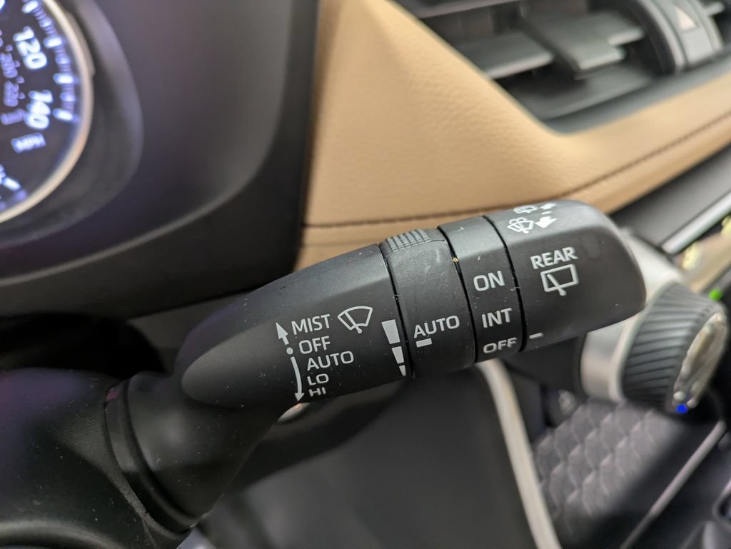 Used 2020 Toyota RAV4 XLE w/ Convenience Package AWD/4WD image 19