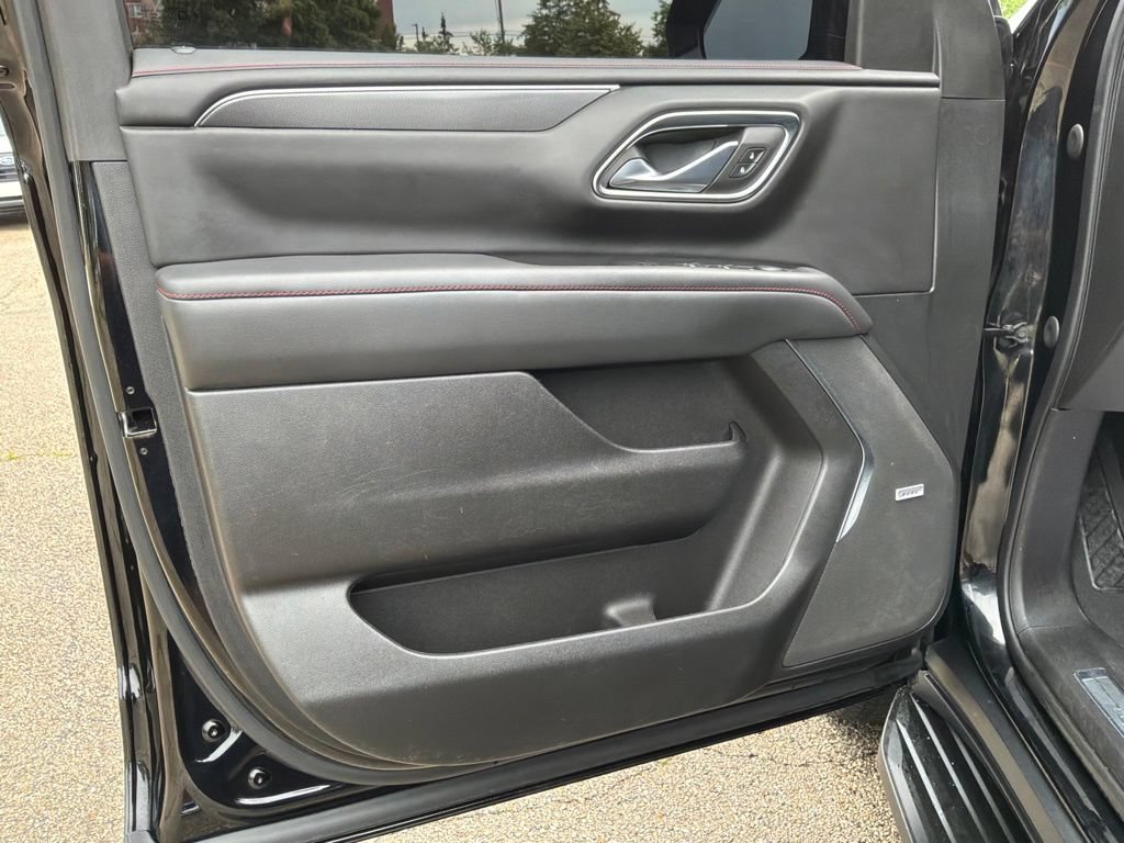Used 2023 Chevrolet Suburban RST AWD/4WD image 13
