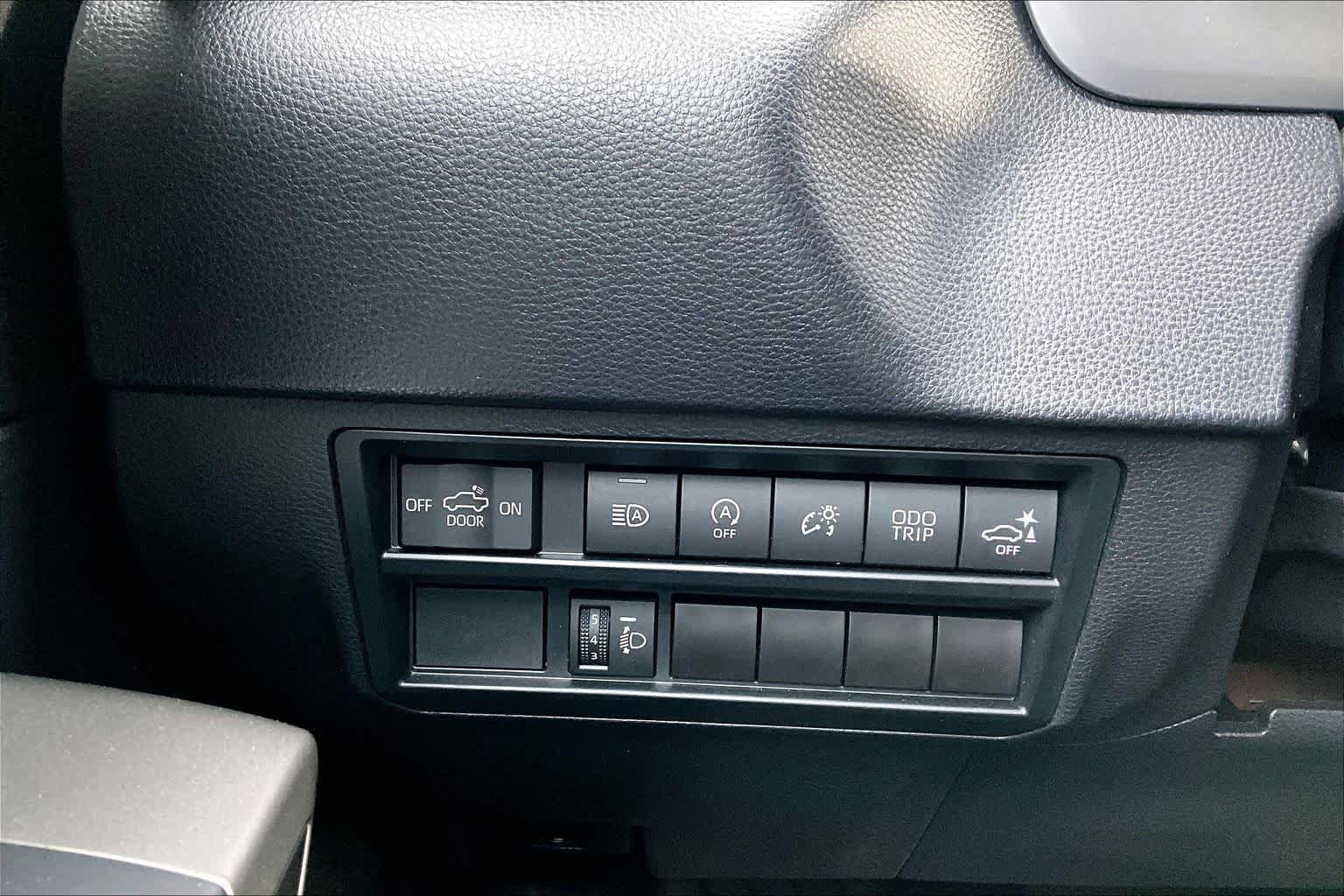 Used 2023 Toyota Tundra SR5 w/ SR5 Convenience Package AWD/4WD image 37