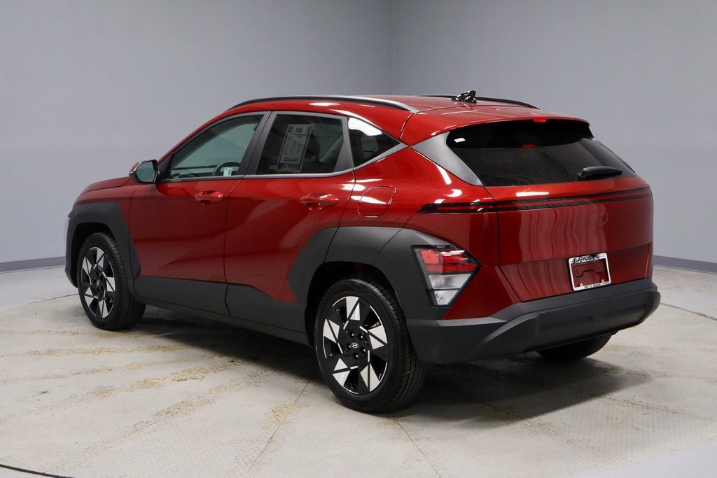 Certified 2025 Hyundai Kona SEL image 9