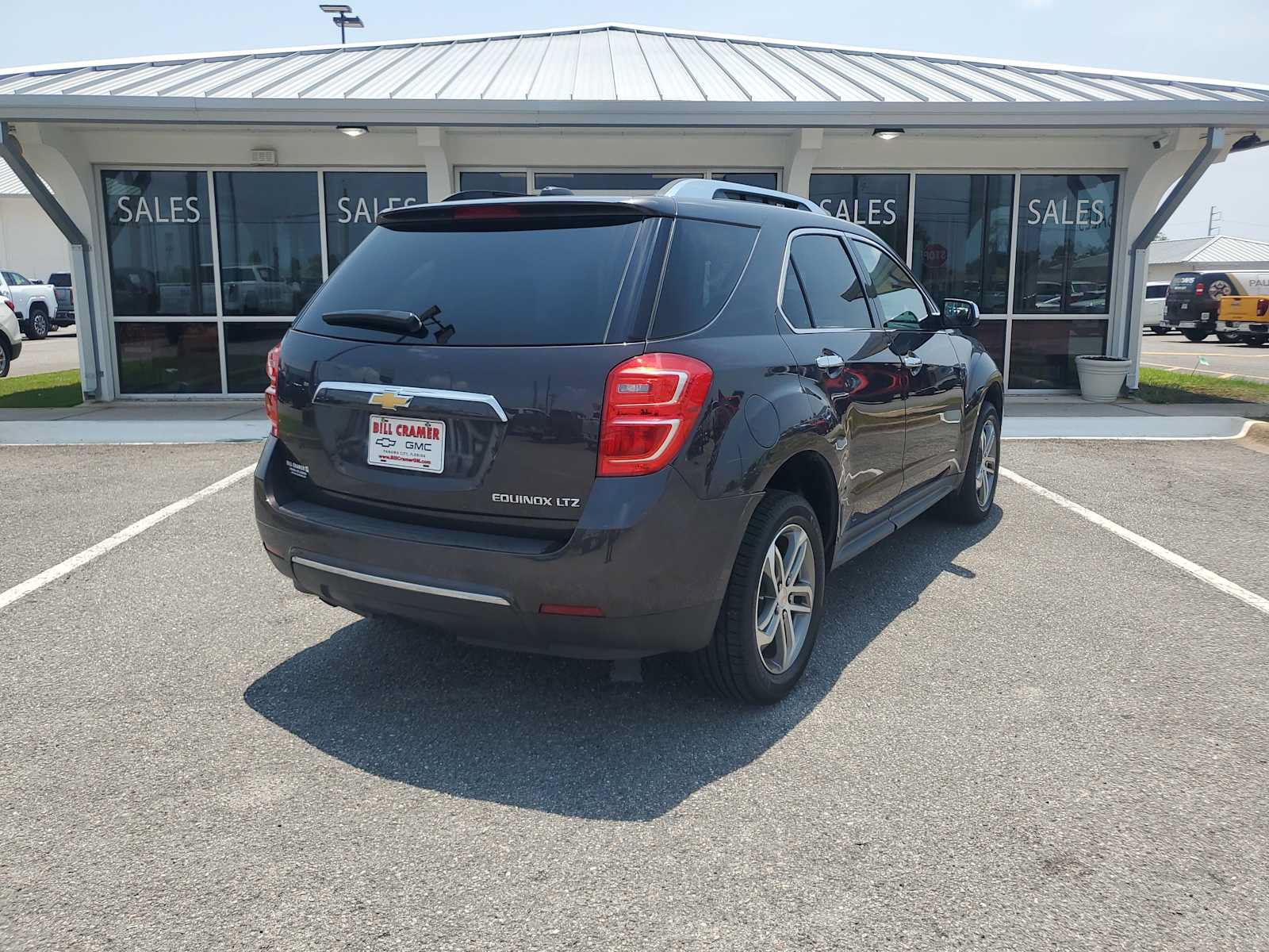 Used 2016 Chevrolet Equinox LTZ w/ Enhanced Convenience Package FWD image 7