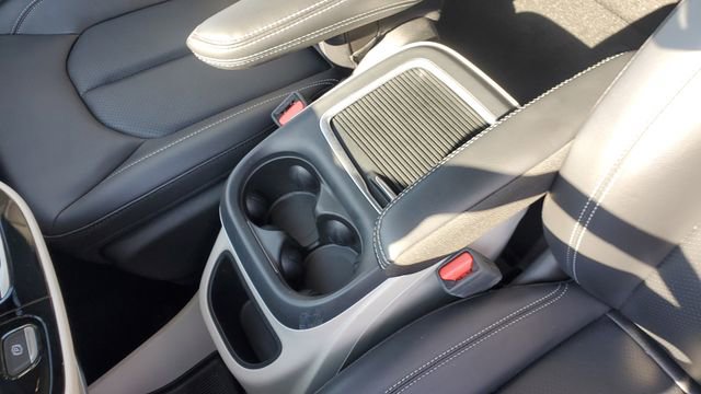 Certified 2023 Chrysler Pacifica Touring-L FWD image 18