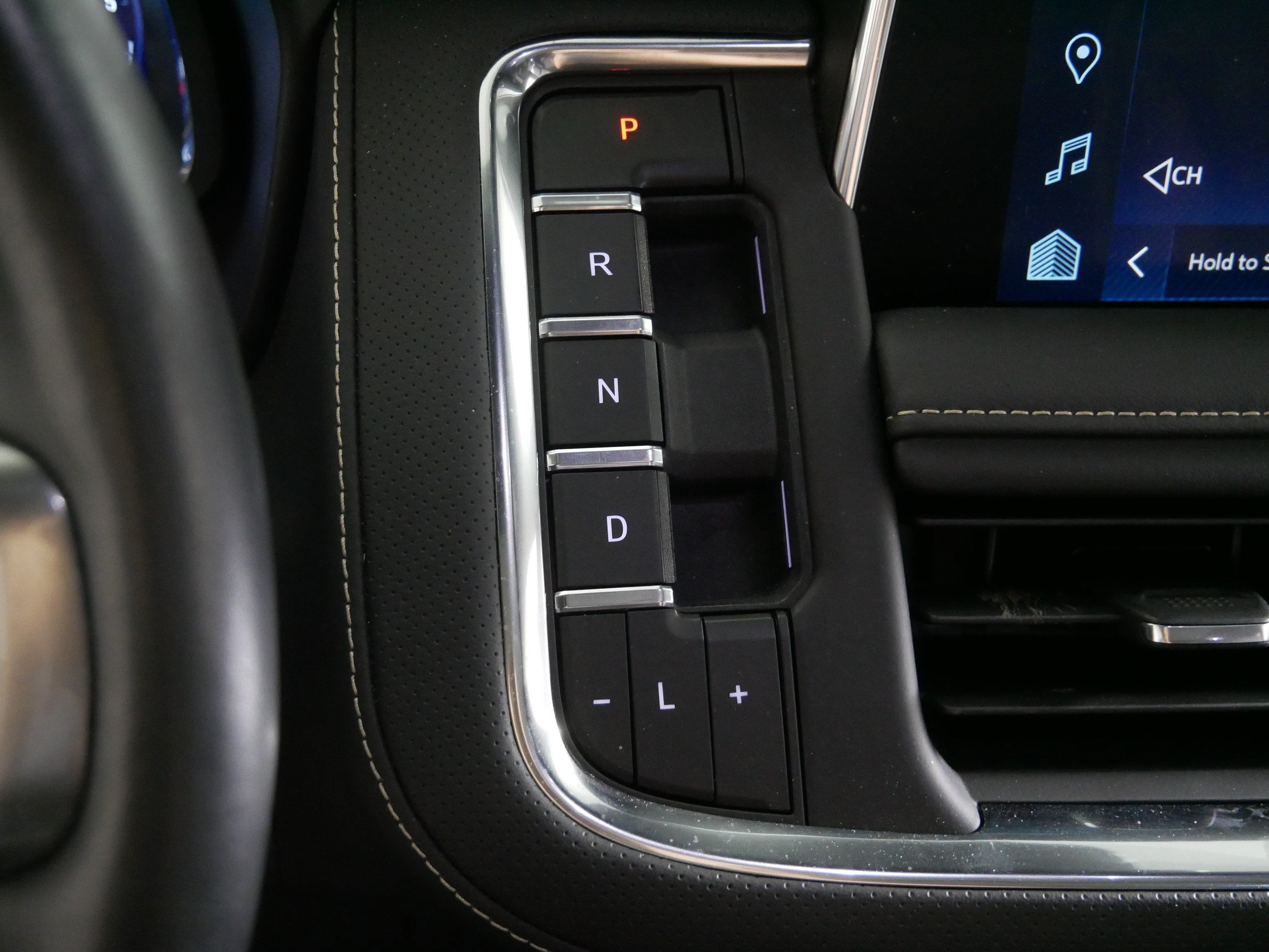 Used 2023 Chevrolet Tahoe Premier w/ Advanced Technology Package AWD/4WD image 24