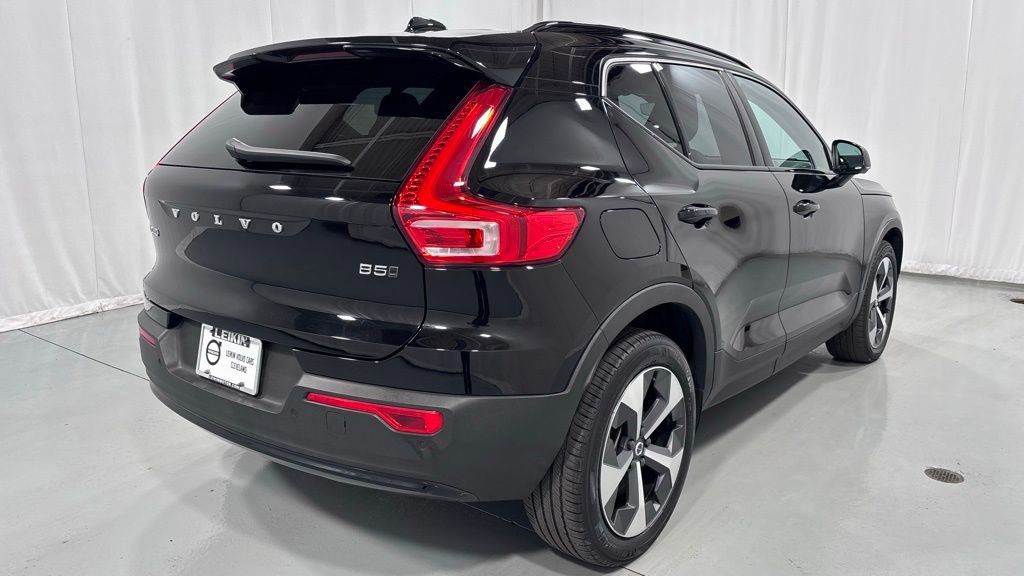 Certified 2023 Volvo XC40 B5 Plus w/ Protection Package Premier image 6