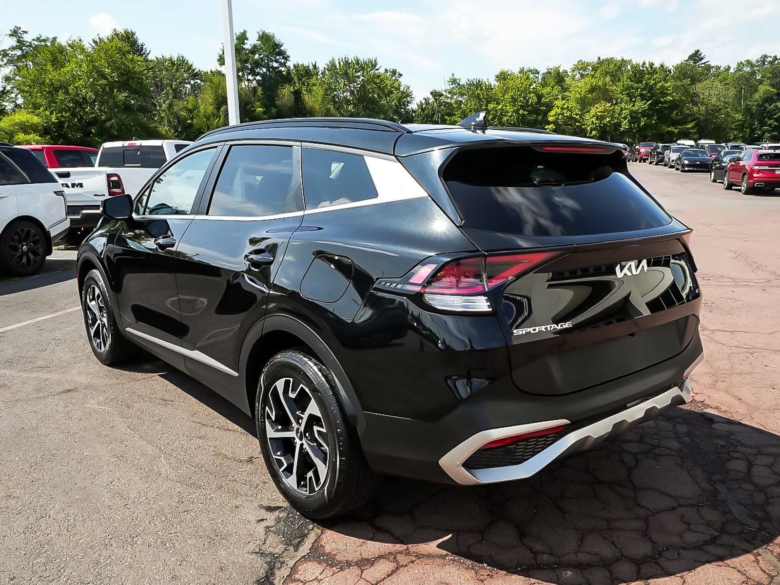 Used 2023 Kia Sportage EX w/ EX Premium Package AWD/4WD image 4