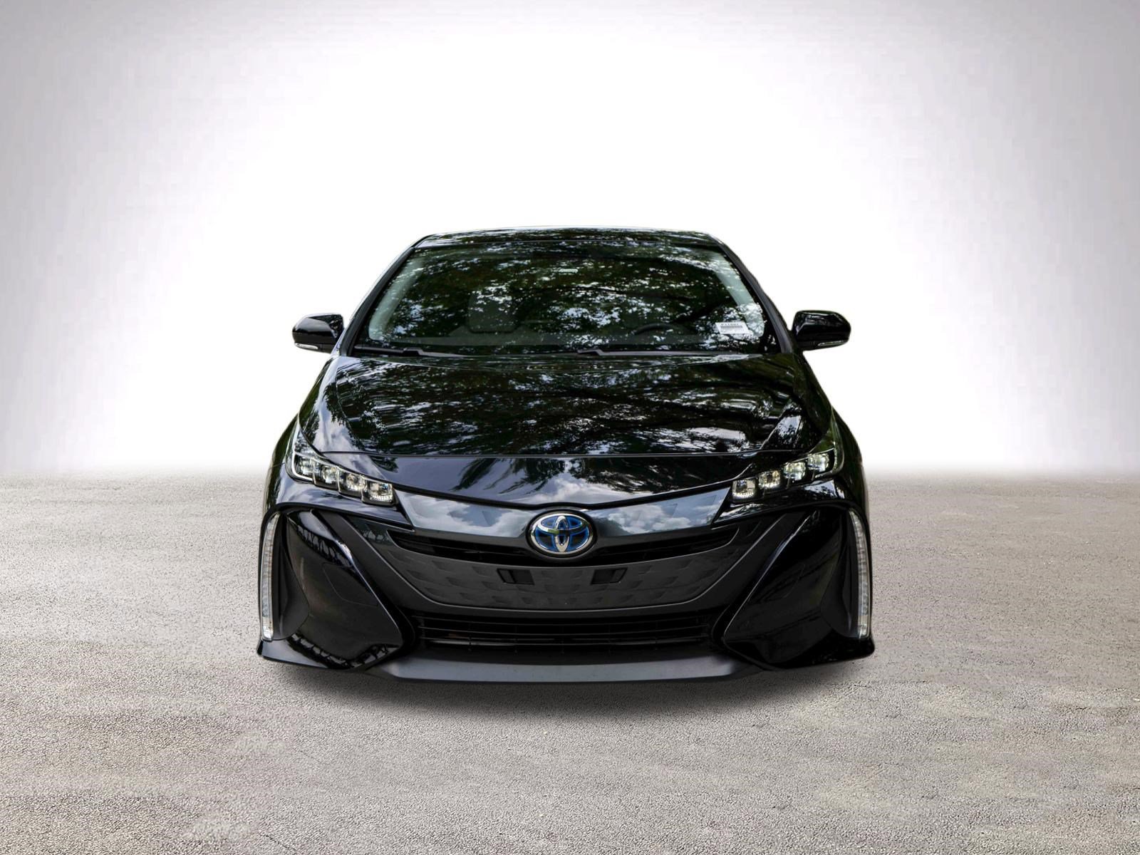 Used 2022 Toyota Prius Prime XLE image 3