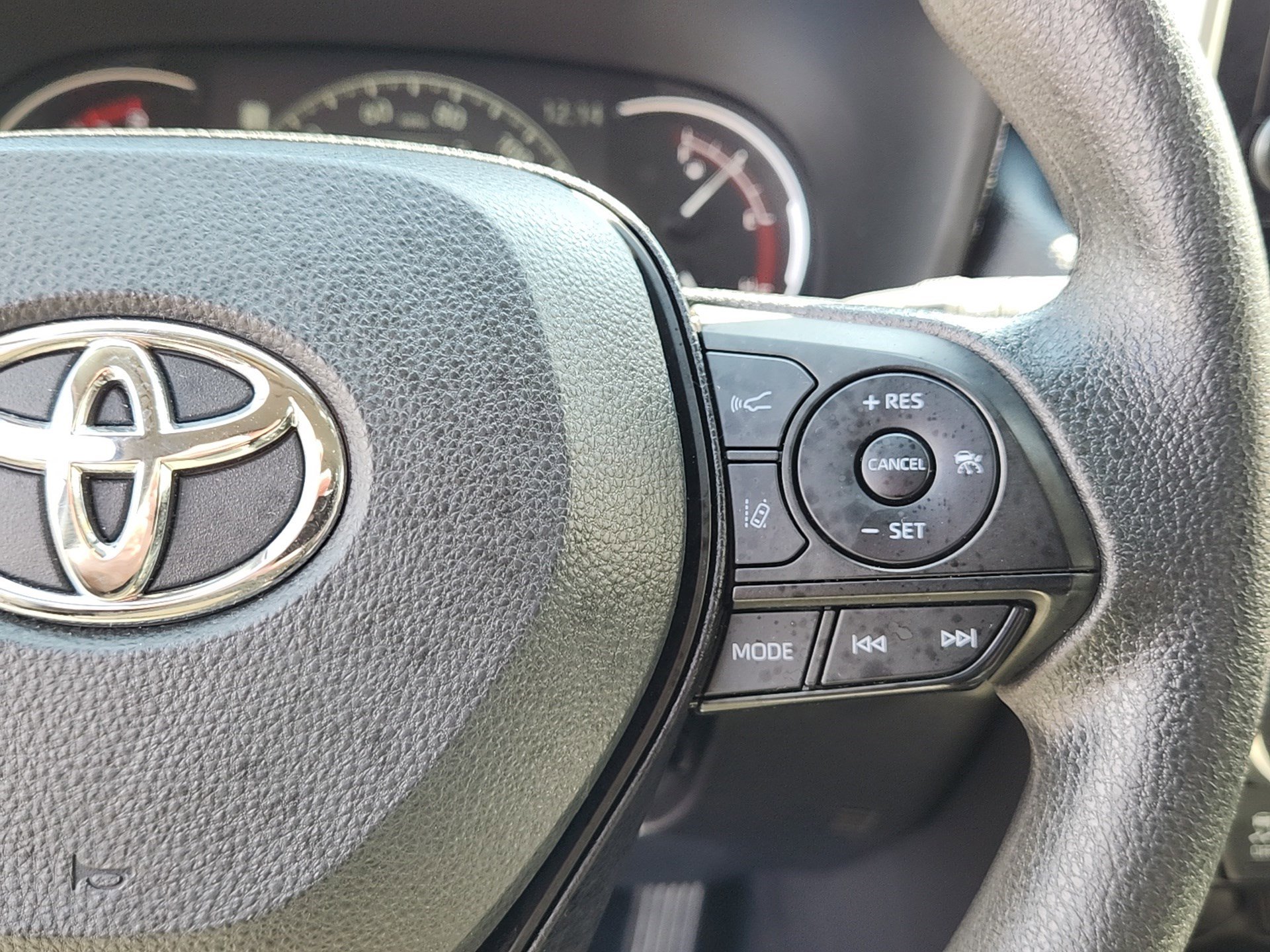 Certified 2025 Toyota RAV4 XLE AWD/4WD image 17