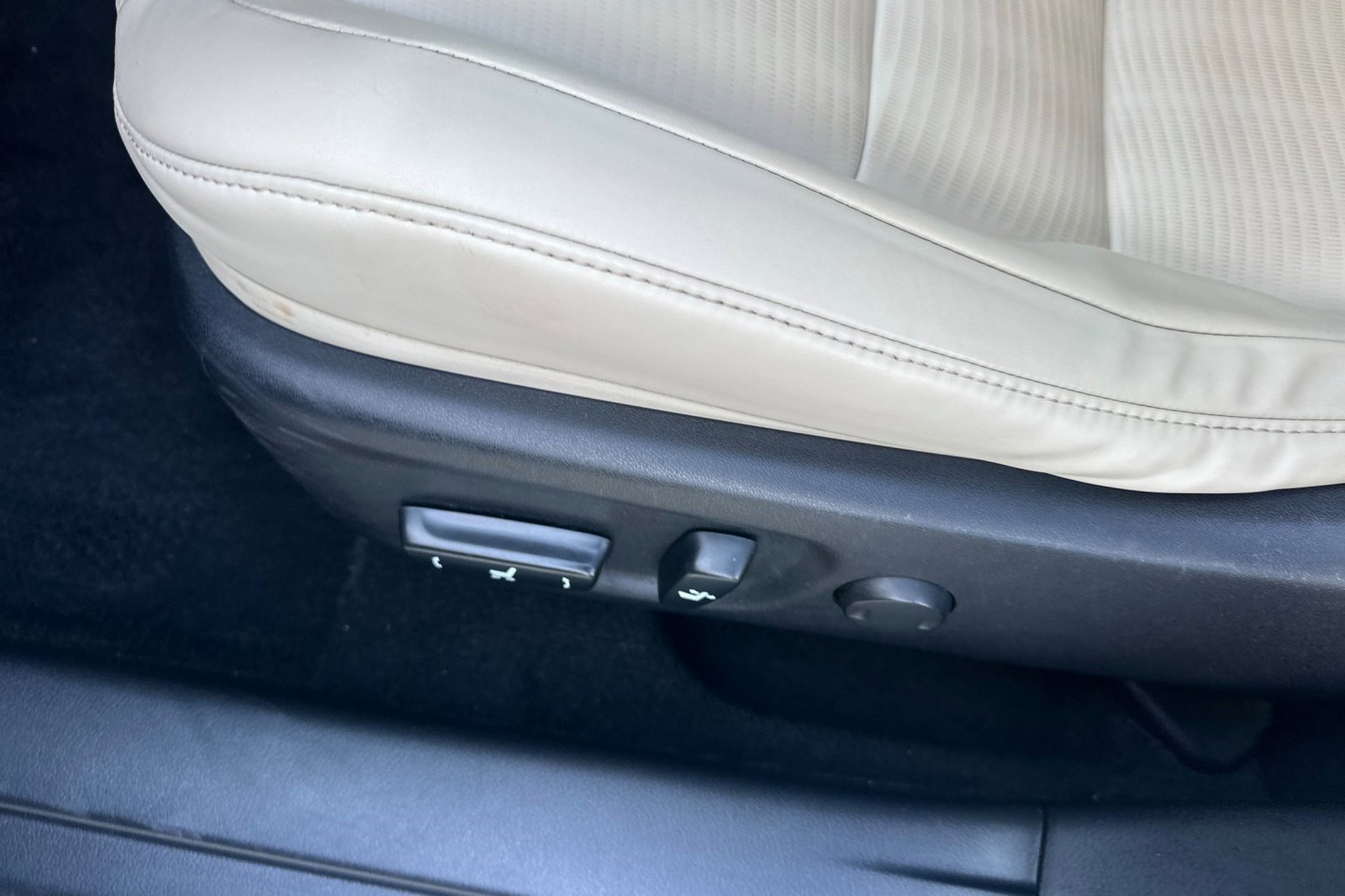 Used 2013 Lexus CT 200h image 14