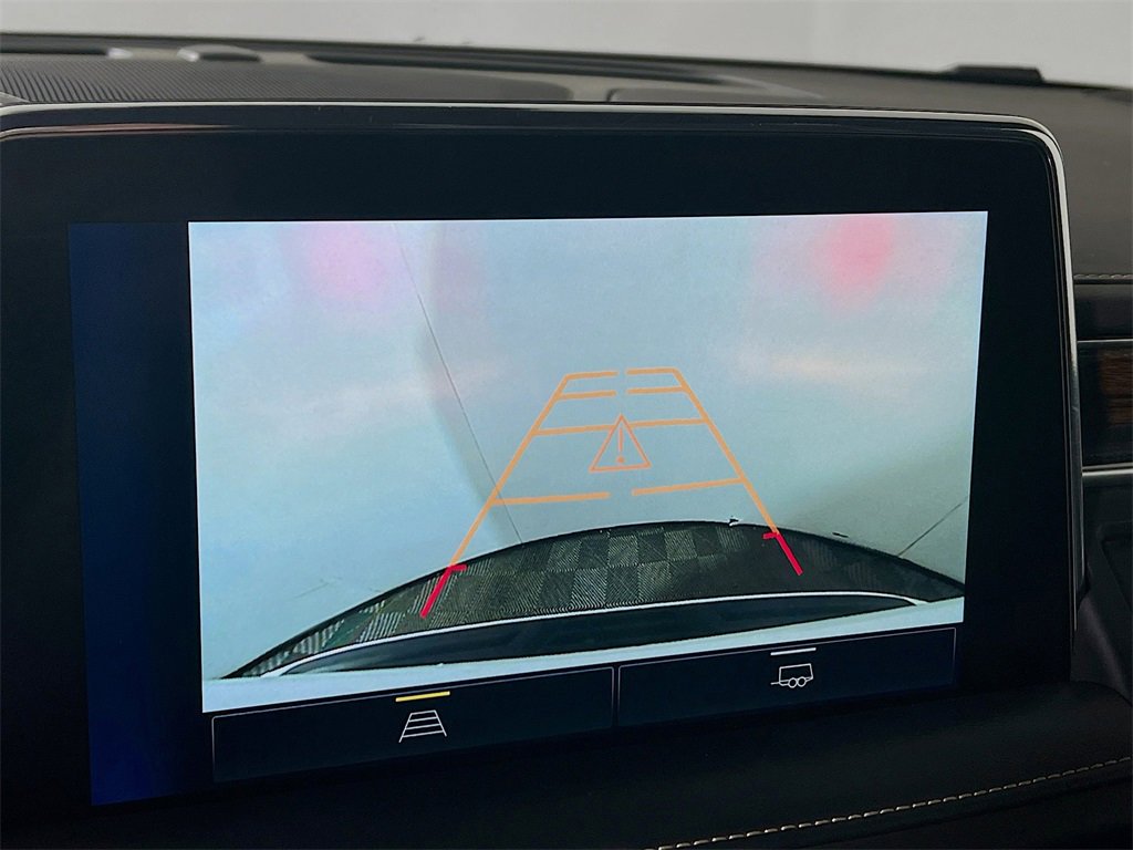 Used 2023 Chevrolet Suburban Premier image 13