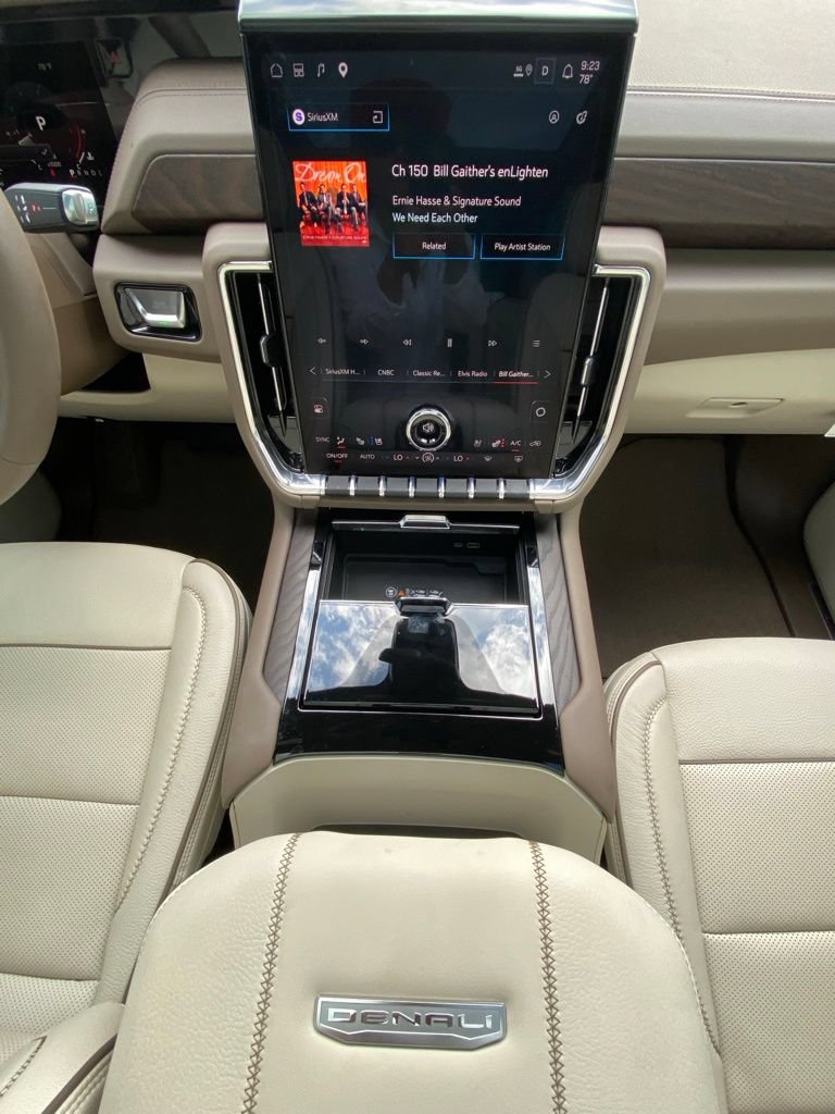 Used 2026 GMC Yukon Denali w/ Denali Reserve Package AWD/4WD image 19