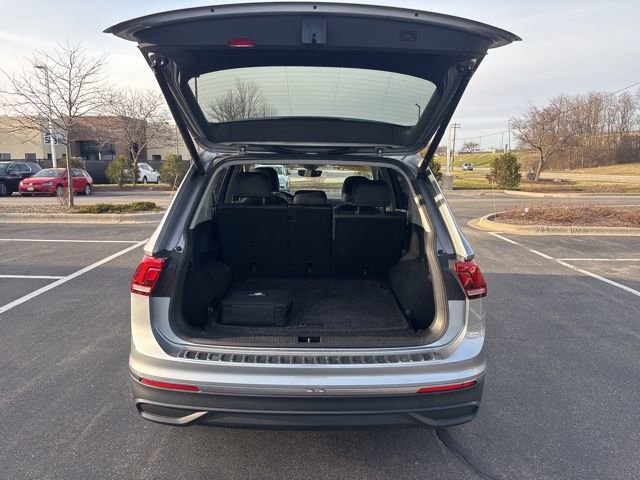 Used 2022 Volkswagen Tiguan SE image 35