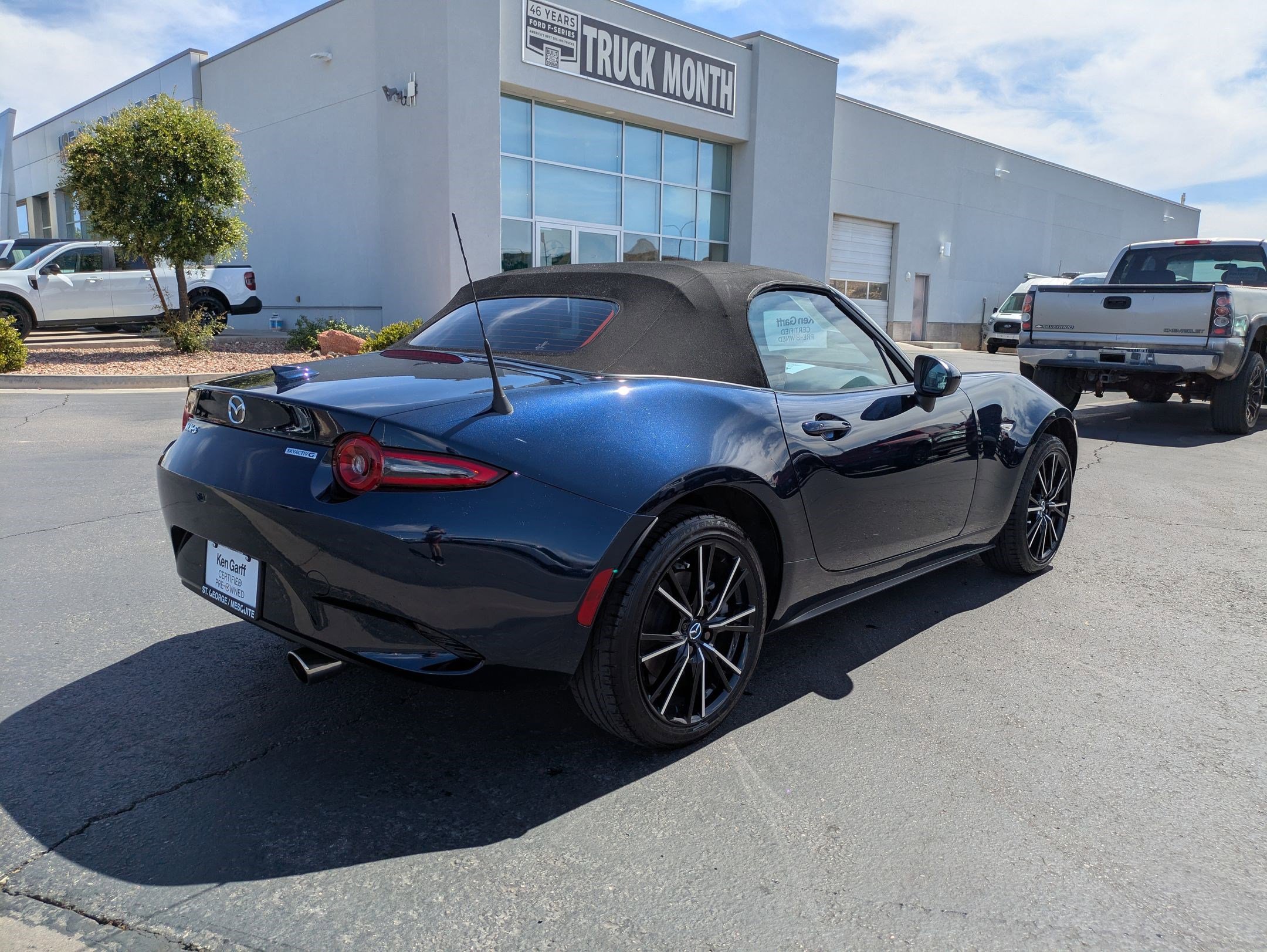 Used 2025 MAZDA MX-5 Miata Grand Touring RWD image 3