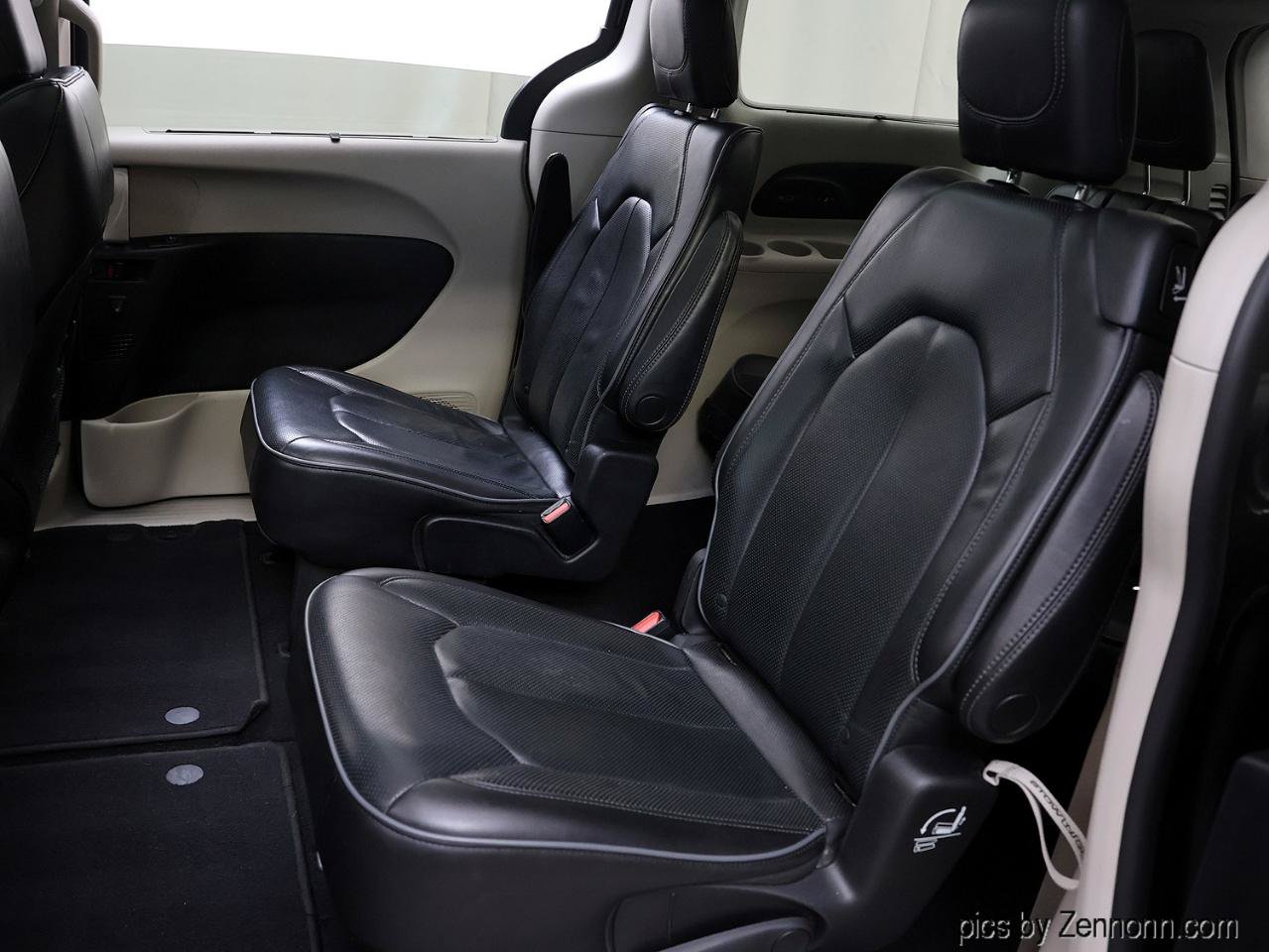 Used 2019 Chrysler Pacifica Limited FWD image 13