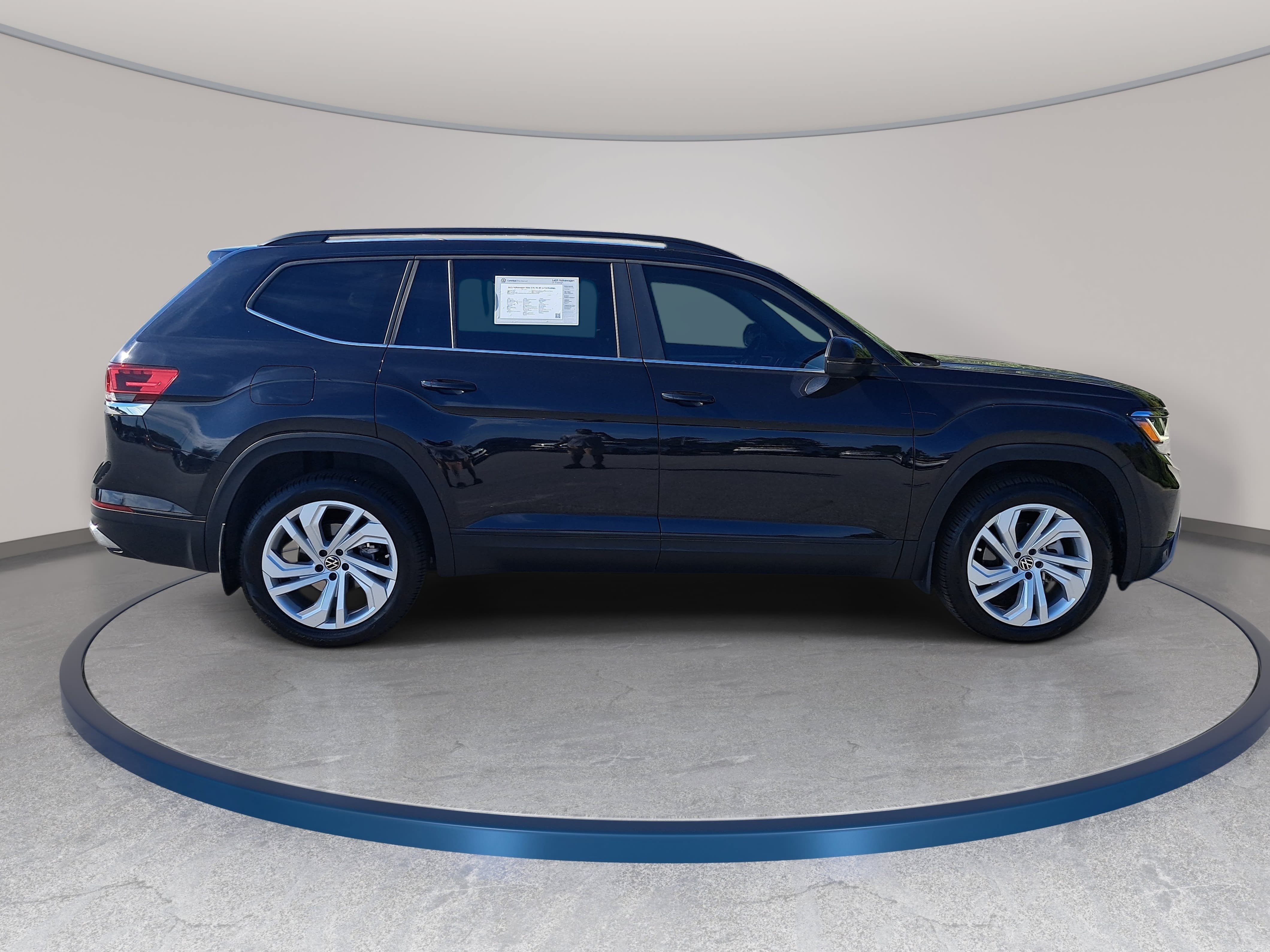 Certified 2023 Volkswagen Atlas SE w/ Panoramic Sunroof Package FWD image 4