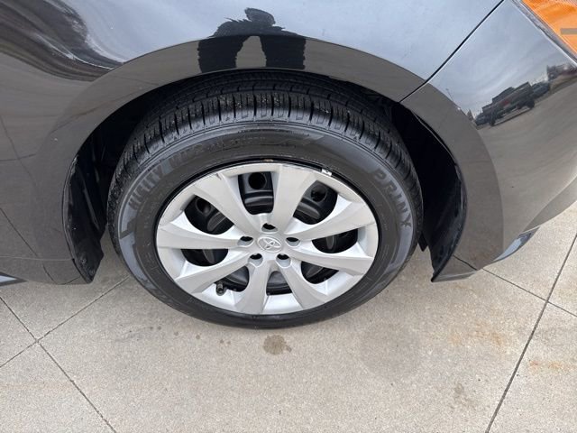 Used 2022 Toyota Corolla LE image 9