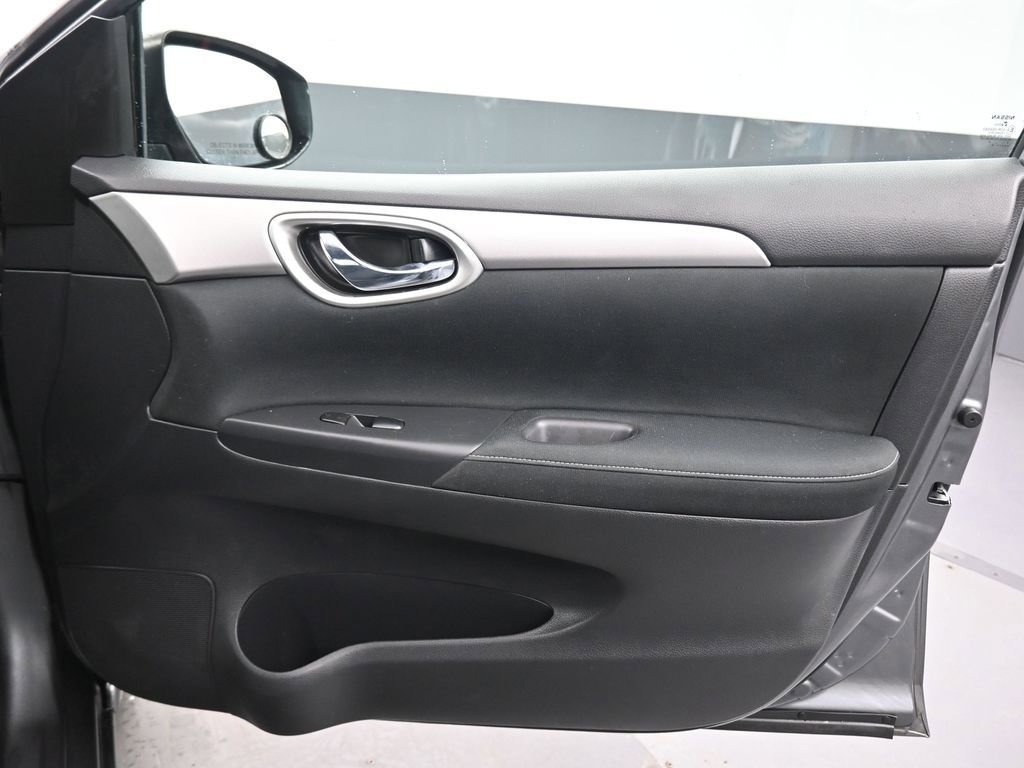 Used 2015 Nissan Sentra SV FWD image 37