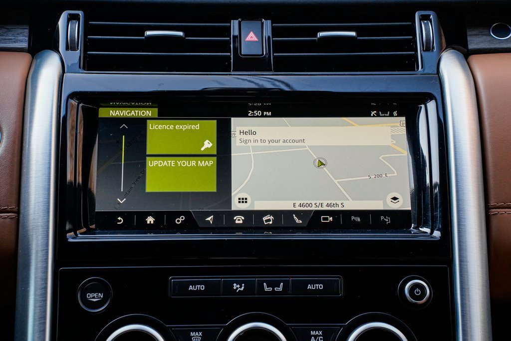 Used 2020 Land Rover Discovery HSE Luxury image 14