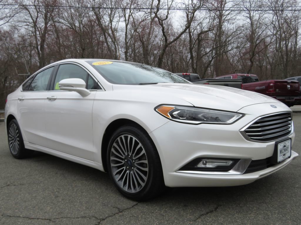 Used 2017 Ford Fusion SE image 3